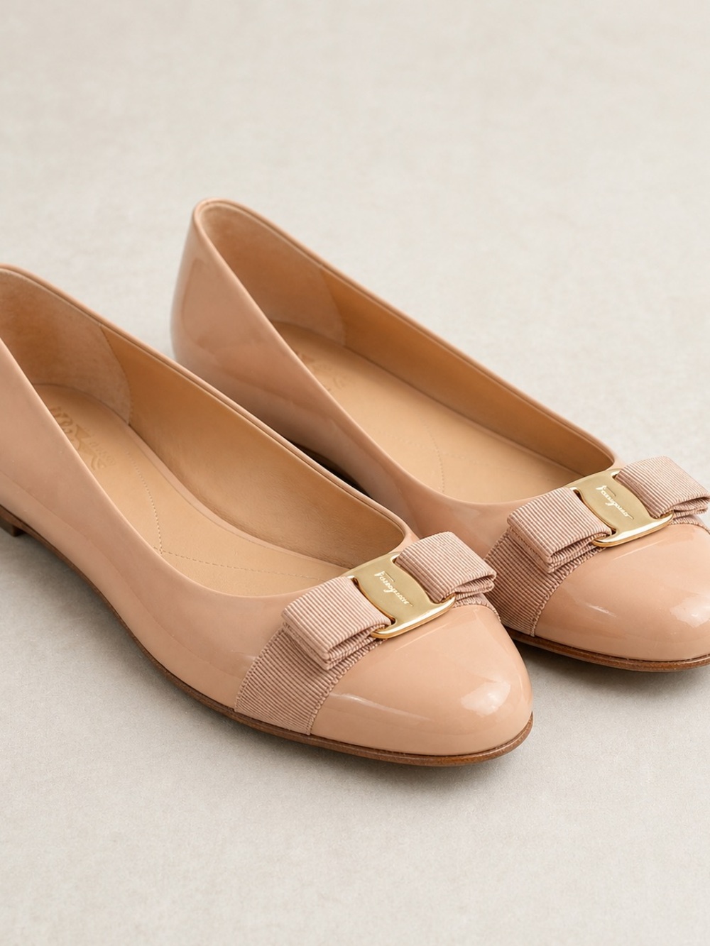 Ferragamo Ballet Flat - Auth Nude Patent Leather Varina - sz 9.5 (NWOB)